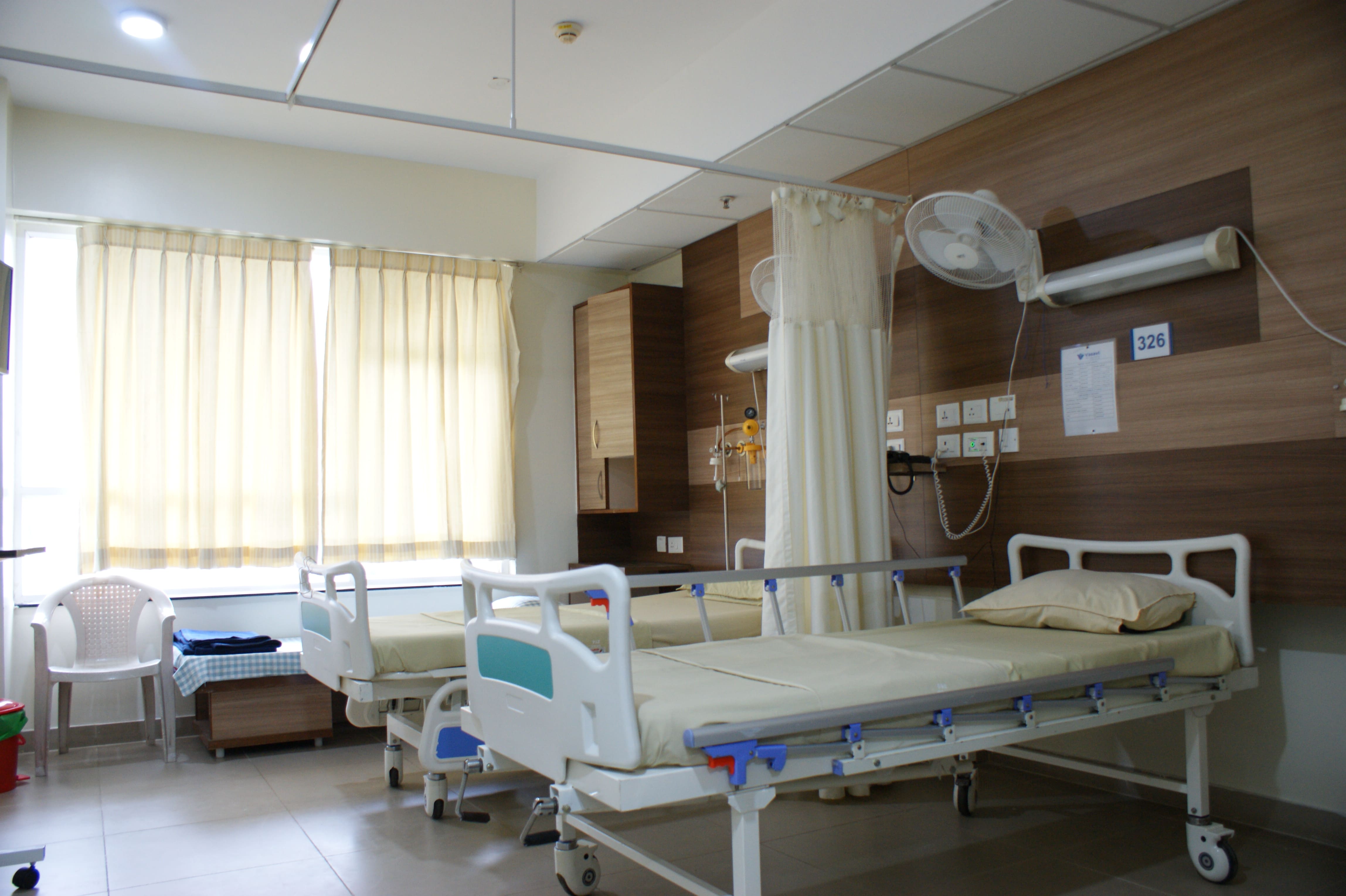 Deluxe Patient Room